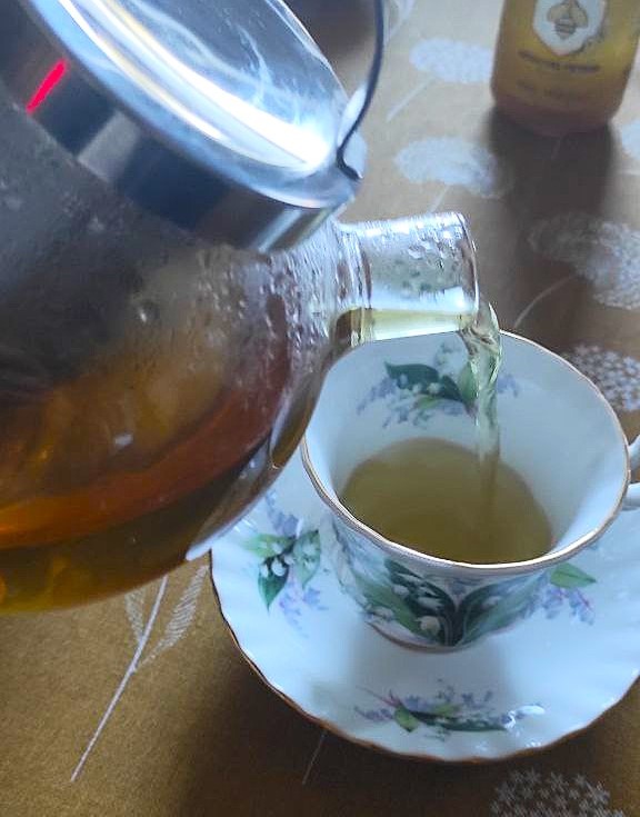 Enjoying a fig leaf tea